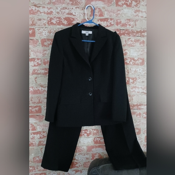 Le Suit Jackets & Blazers - Petite Le Suit Essentials Black Women's Dress Suit Size 8 Petite